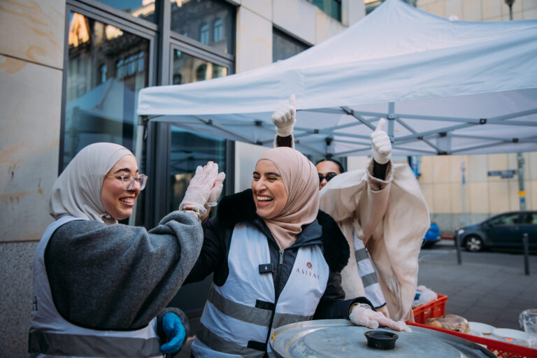 obdachlosenspeisung_asyiah22.November2025_aleahorst_1H2A1584